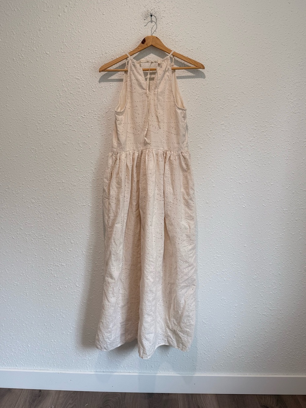 Seashell eyelet cream white cotton dress XS